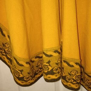 Mustard yellow Cashmere Lorena poncho